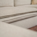 Lage bank dubbele kussens bank grijs