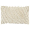 Wit langwerpig kussen met strepen en harige details