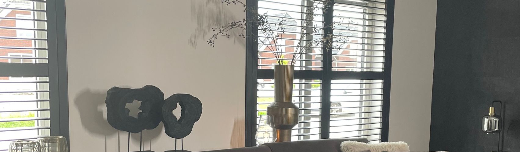 Zwarte shutters