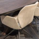Draaibare poot eetkamerstoel beige stof