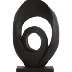 Ornament in rond van zwart hout