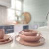 Licht roze servies schalen en bord