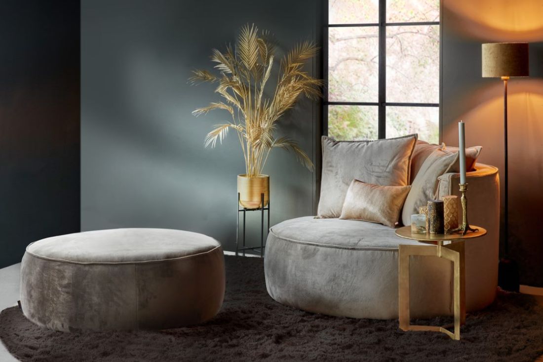 beige glanzende velvet fauteuil rond