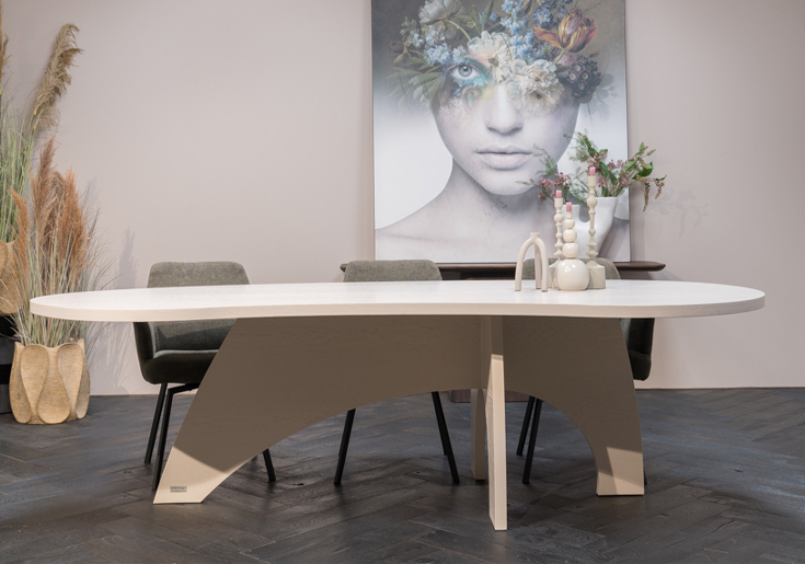 Organisch witte eettafel hout