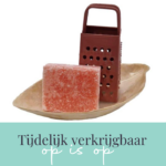 Cadeausetje amberblokje met rasp op schelpenschaaltje roze