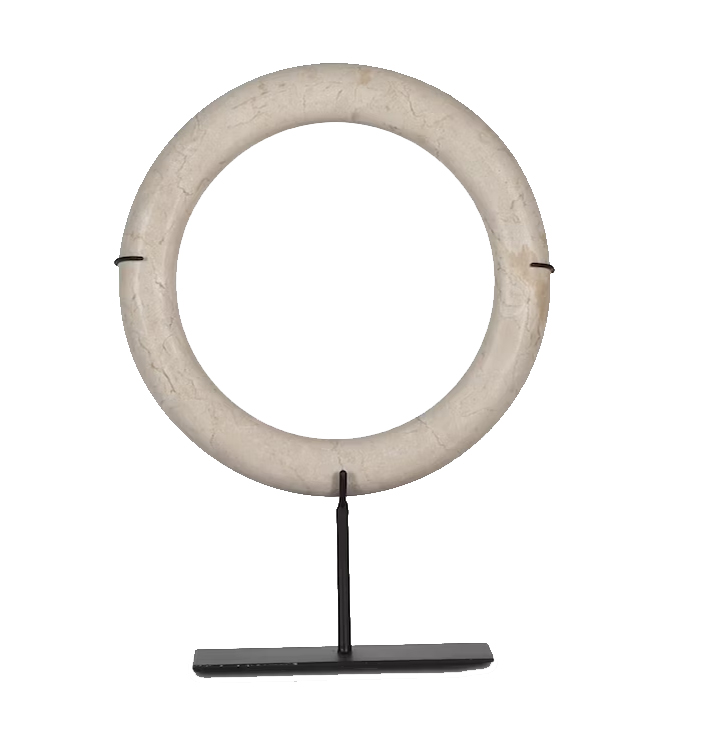 Marmer ornament rond ring beige op metaal standaard
