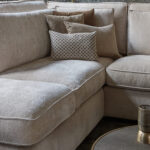 Bank met hoek Annabelle beige stof glanzend