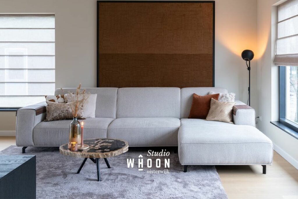 2-woonkamer-beige-hoekbank