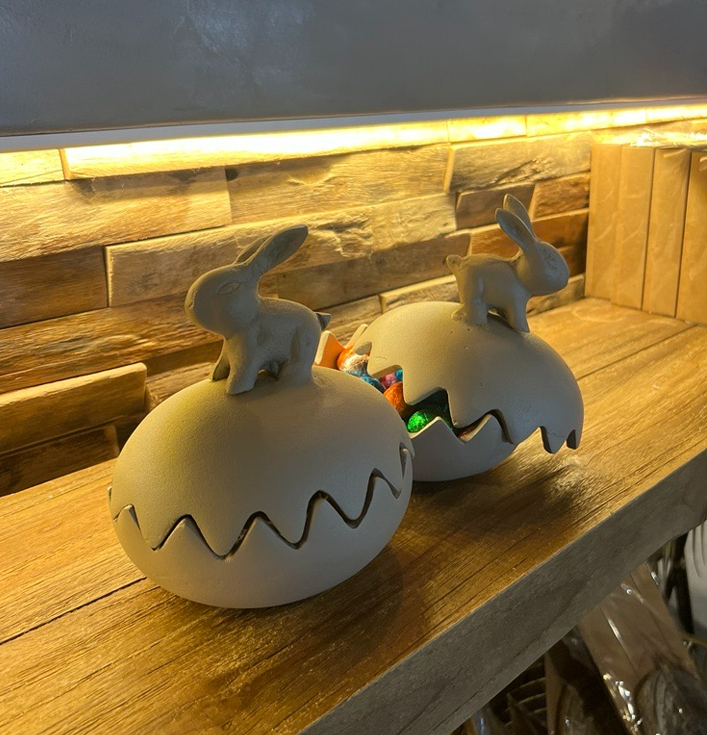 Decoratieve opbergpot ei met konijntje taupe