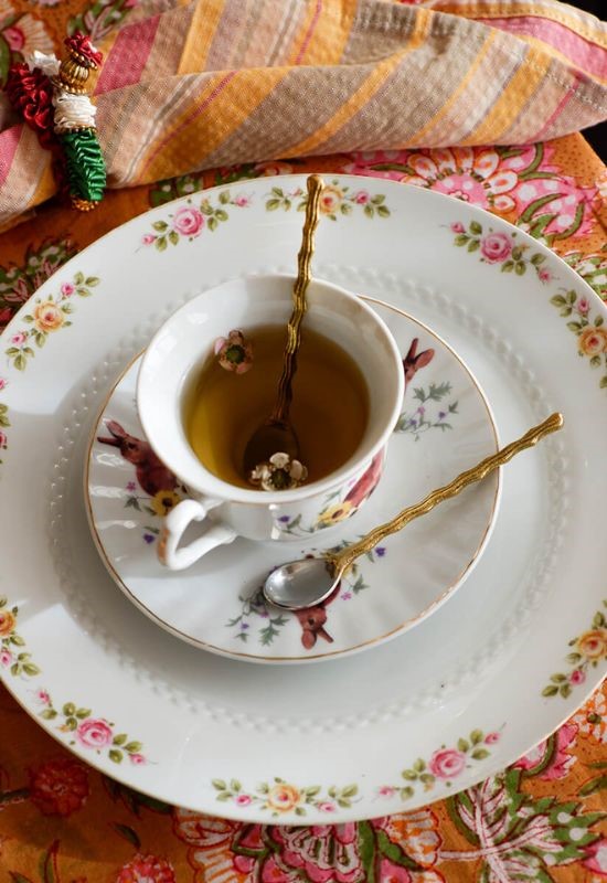 theekopje met bloemenprint voor high tea
