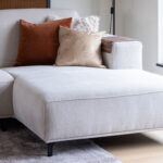 Ranke zwarte pootjes liggedeelte hoekbank grijs