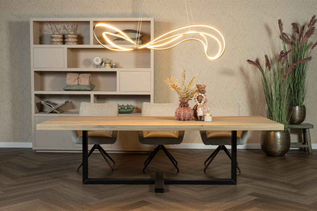 Eettafel rechthoekig hout eiken licht kruispoot metaal zwart