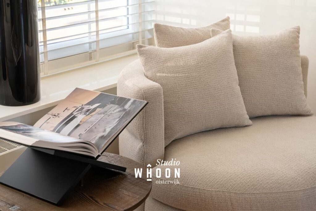 beige-fauteuil-woonkamer