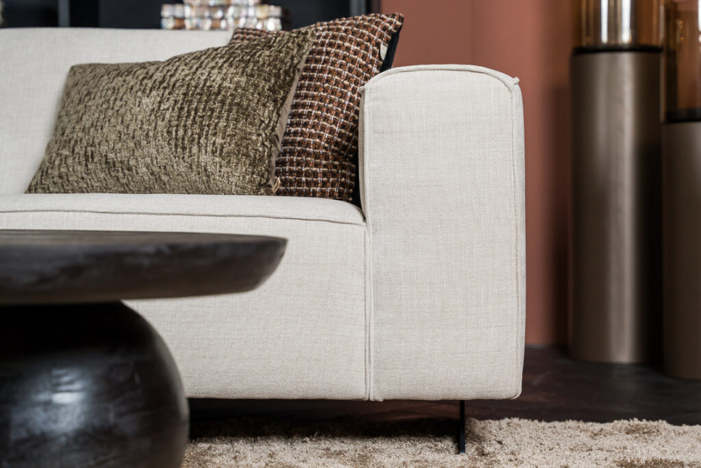 Armleuning hoekbank beige Zwart metalen poten