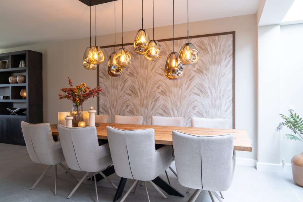 Wat zijn de voordelen van een ronde tafel vs rechthoekige tafel?