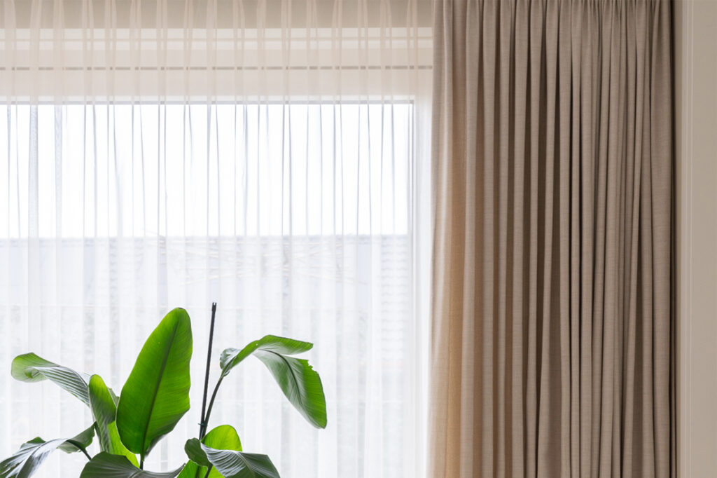 Raamdecoratie voor privacy en licht controle