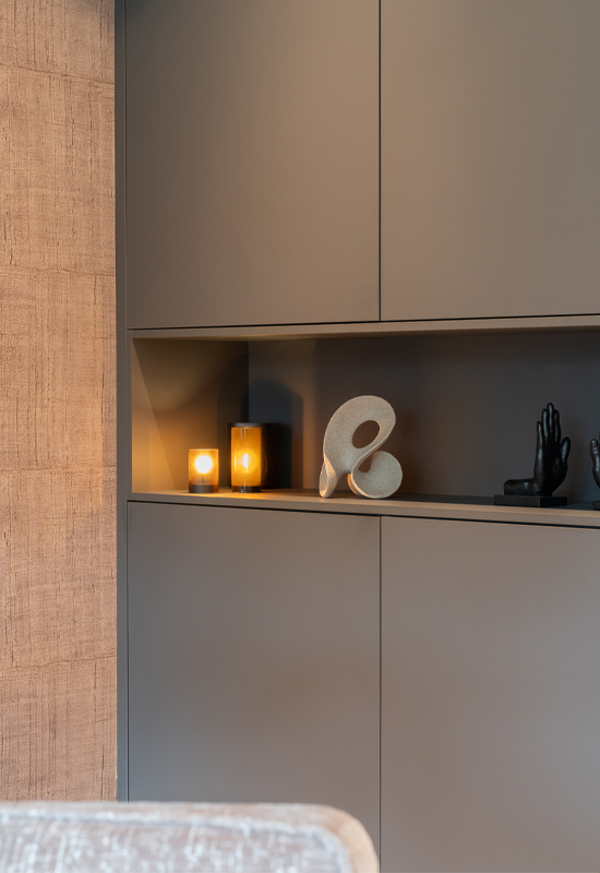 Kast met sfeervolle en gezellige accessoires