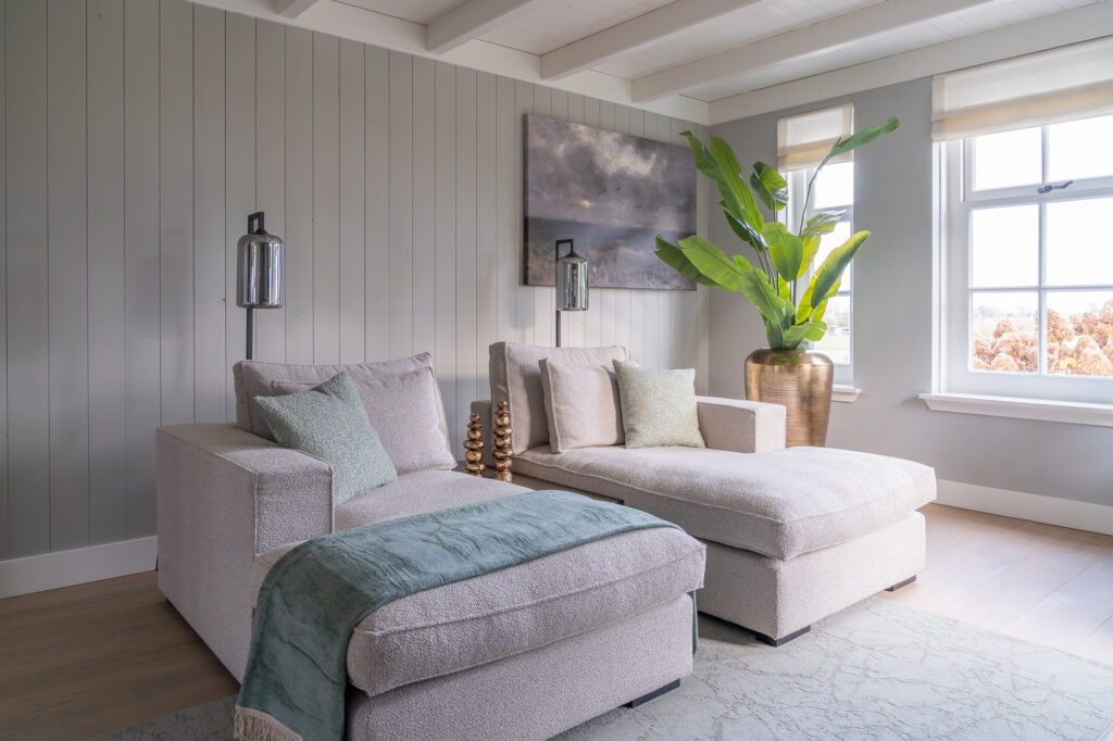 10 manieren om je hoekbank te stylen met decoratieve accessoires