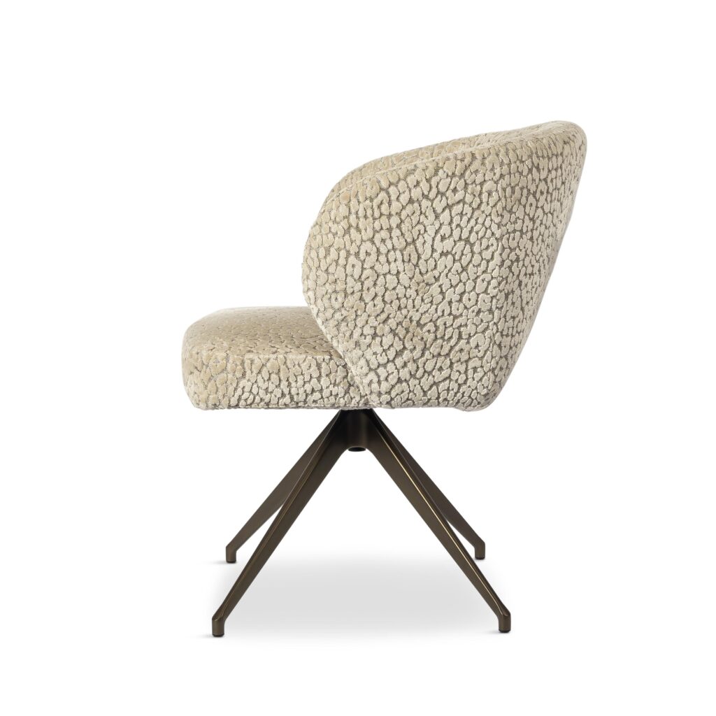 beige kleur eetkamerstoel met armleuning
