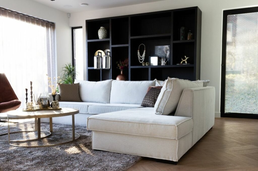 Wat zijn de nieuwste trends in moderne kasten voor de woonkamer in 2025?