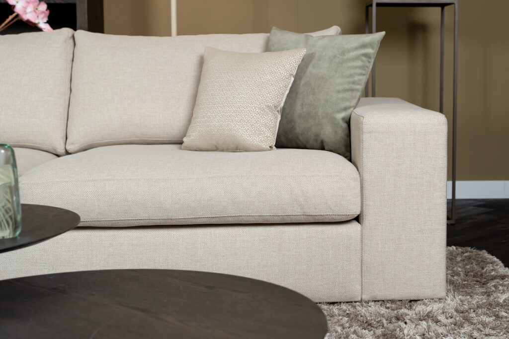 Armleuning breed hoekbank stof beige