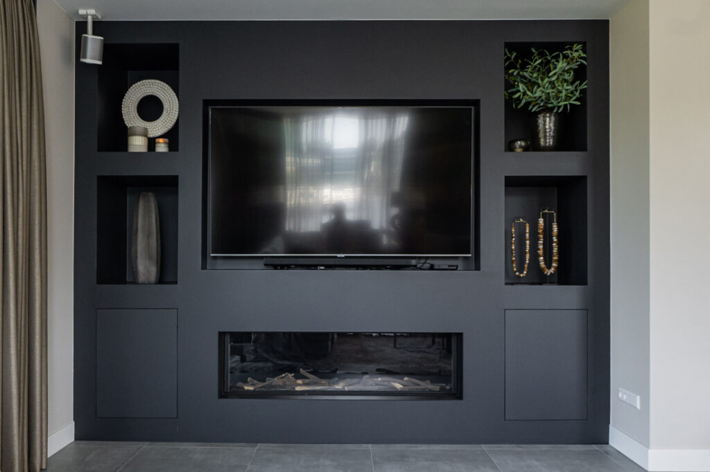 Kast op maat zwart met vakken