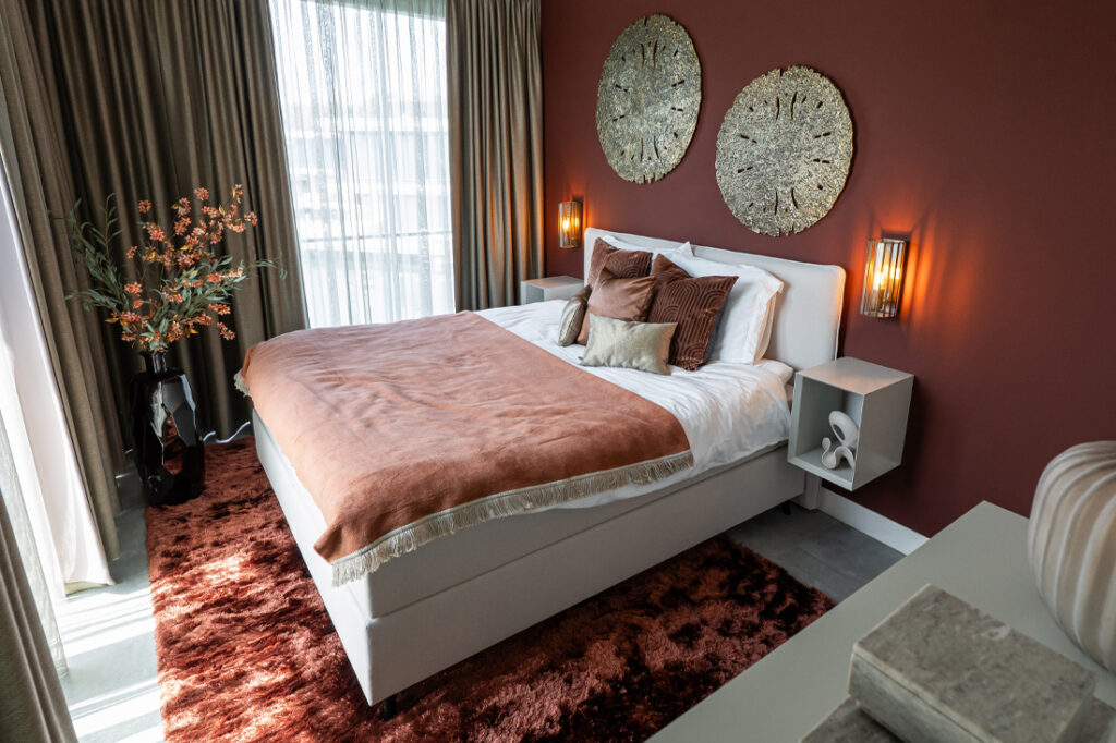 Slaapkamer rood tinten chique