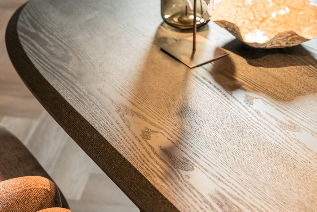 Welke eettafel materialen zijn het meest milieuvriendelijk?