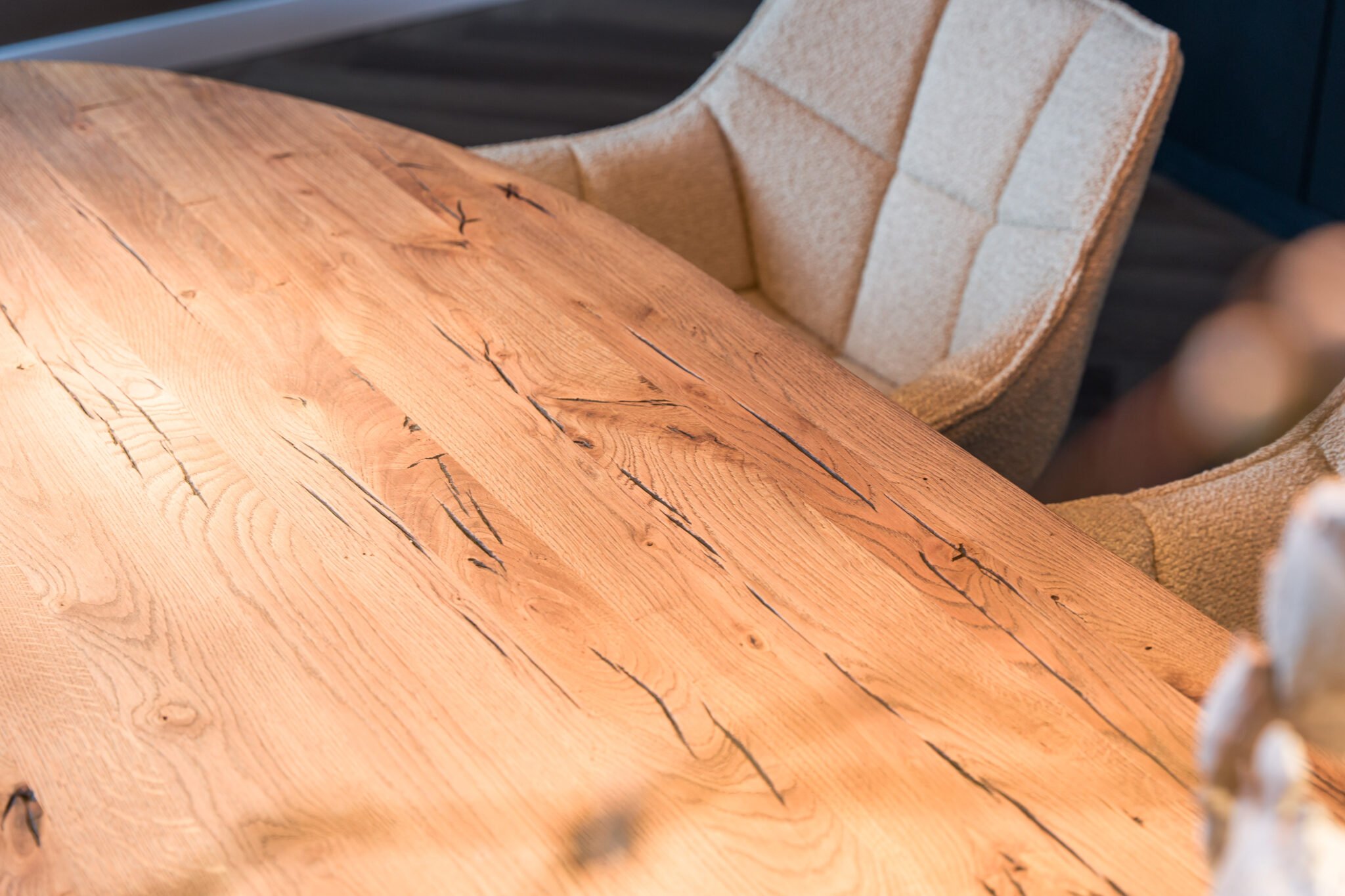 Hoe onderhoud je een eiken eettafel?