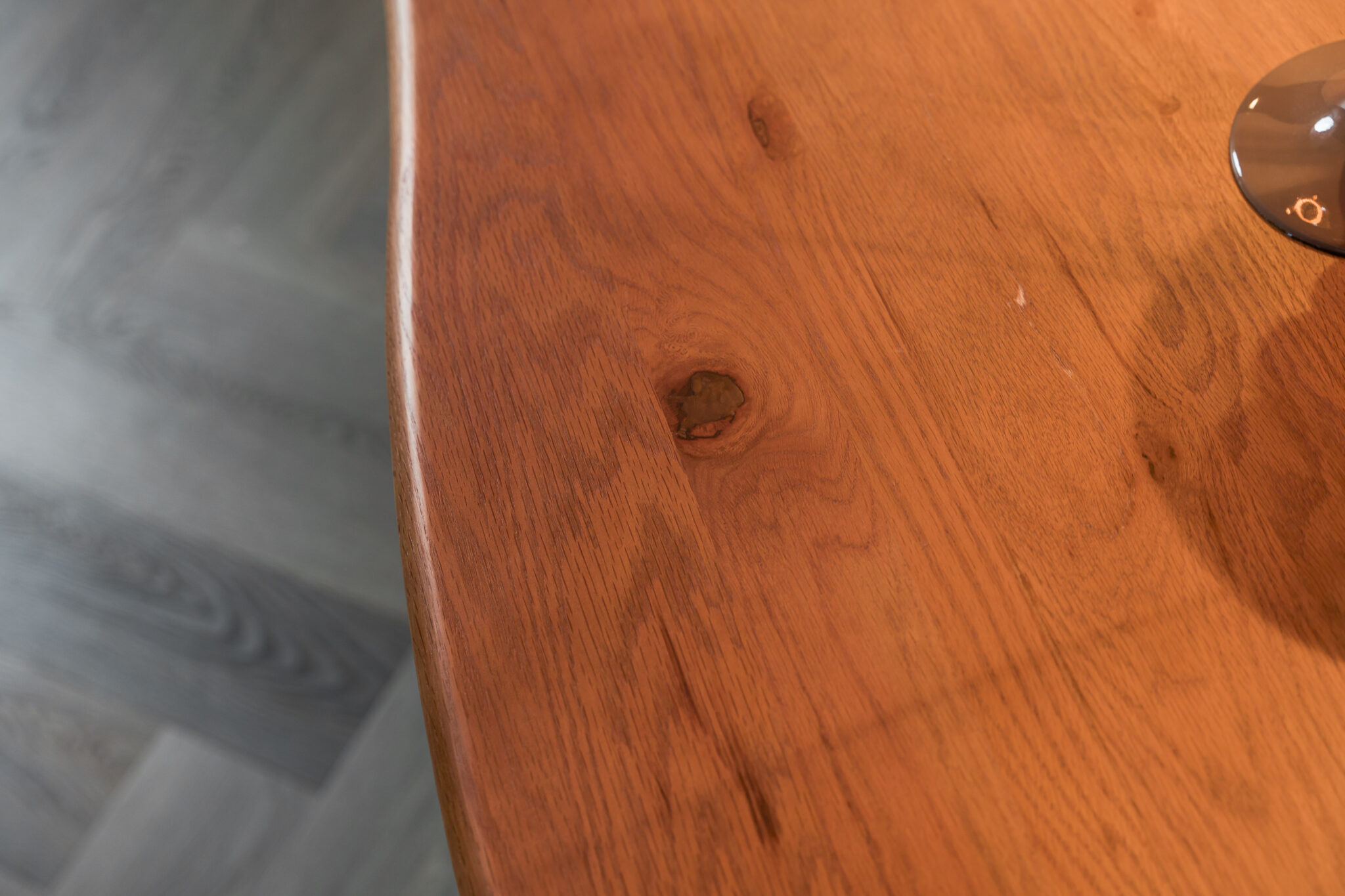 5 oplossingen voor krassen op je houten eettafel