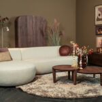 Beige stof hoekbank ronde vormen