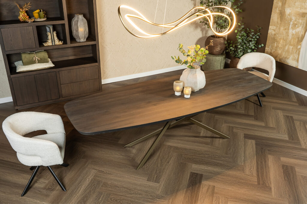 Bruin eiken hout eettafel