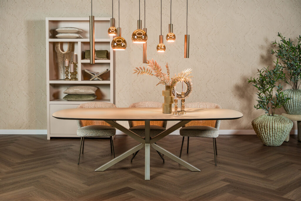 Eettafel deens ovaal met metalen poot champagne