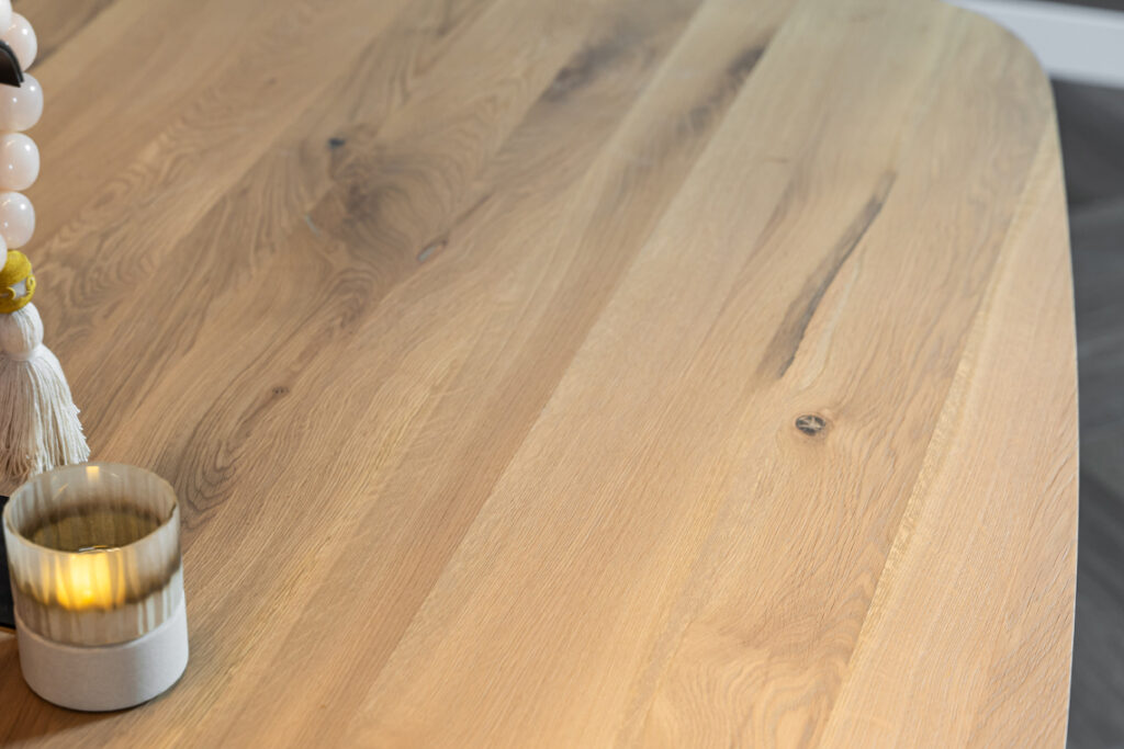 Lichtbruin eiken eettafel