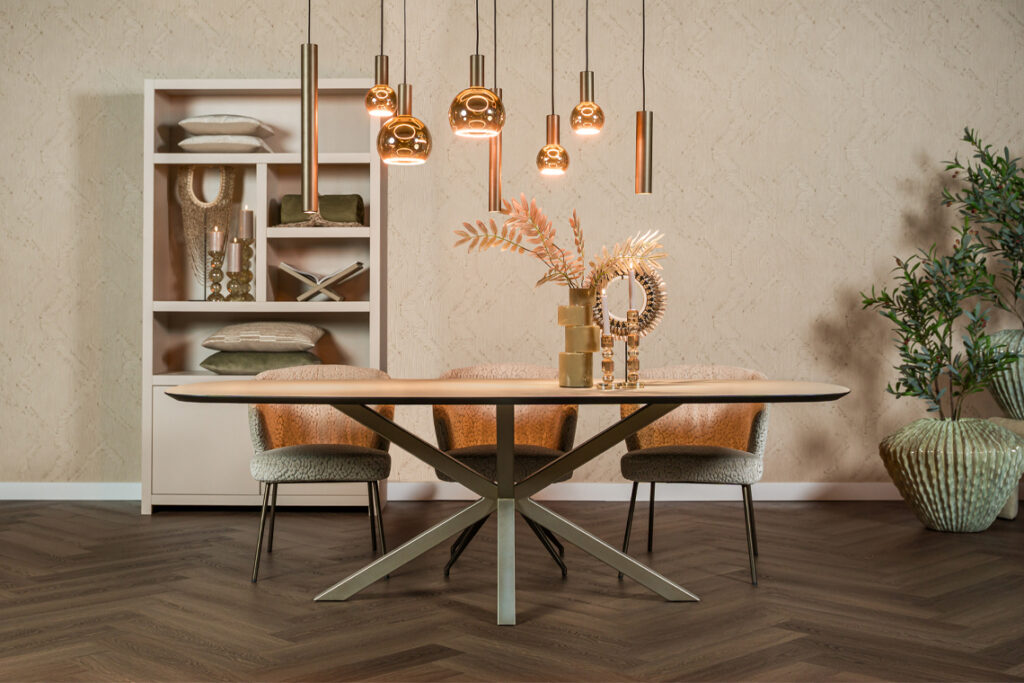 Eettafel deens ovaal met metalen poot champagne