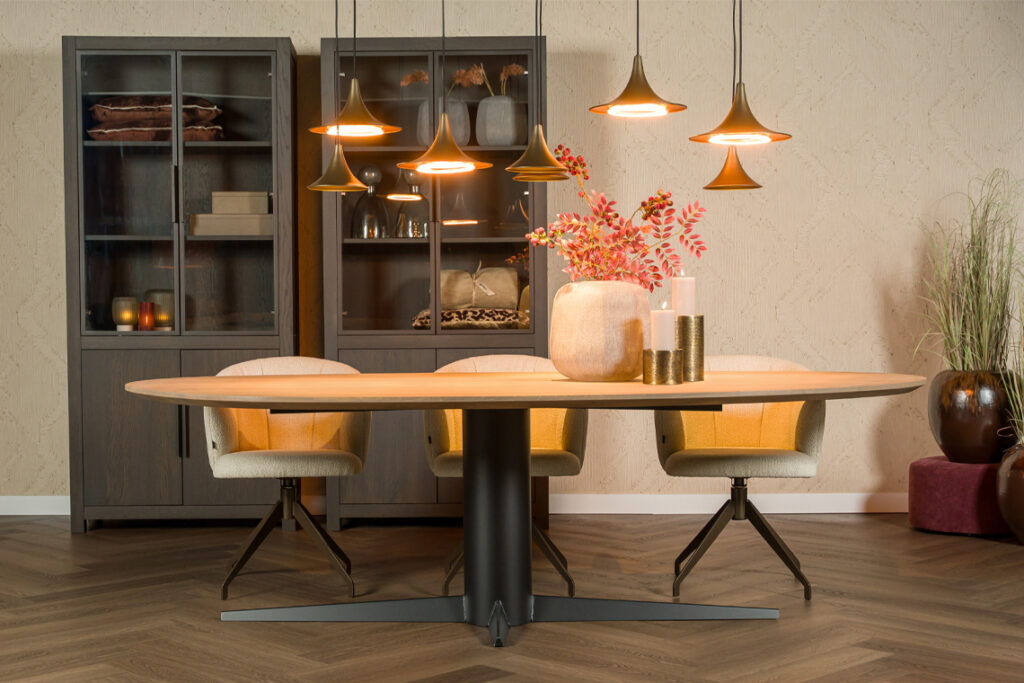 Organische eettafel eiken licht met metalen blokpoot