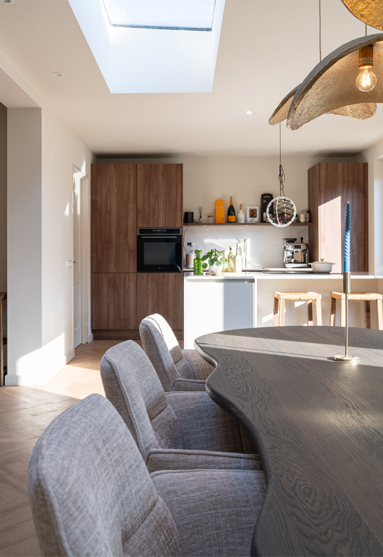 Golvend organische eettafel bruin hout