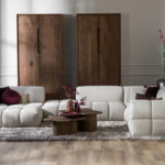 Beige stoffen leefhoek blokpatroon