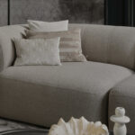 Hoekbank beige stof vaste kussens