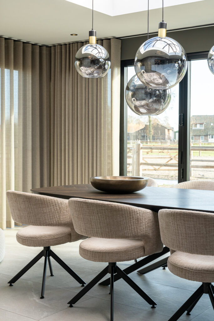 binnenkijker whoon-stijlvol interieur-studio whoon-stijlconsult-eetkamerset