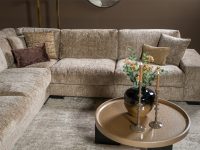 Beige bruinen leefhoek met zwarte poten