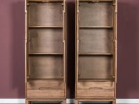 Bruin hout kast deuren