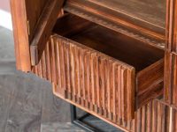 Bruin hout kast