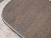Bruin hout ronde afwerking eettafel
