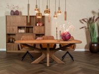Eettafel bruin hout unieke poot