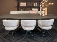 Eettafel hout eiken Deens ovaal met metalen poot