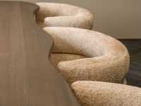 Eettafel organisch bruin eiken