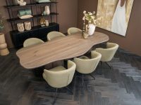 Eettafel organisch bruin hout