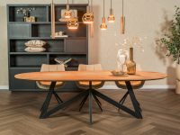 Eettafel ovaal recht bruin licht oud eiken metalen poot