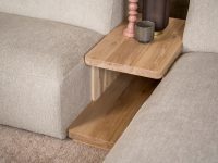Houten tussentafel beige hoekbank